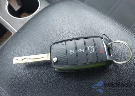 2016 Kia Sorento 2.4L L from USA, damaged, VIN 5XYPG4A3XGG097285